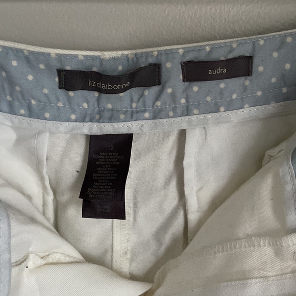 White Bermuda/Board Shorts - Picture 4 of 6